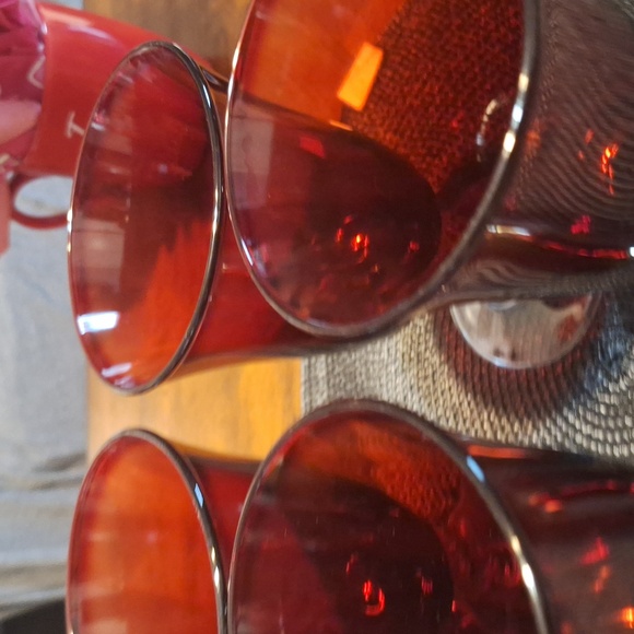 4 Red goblets - Picture 3 of 3
